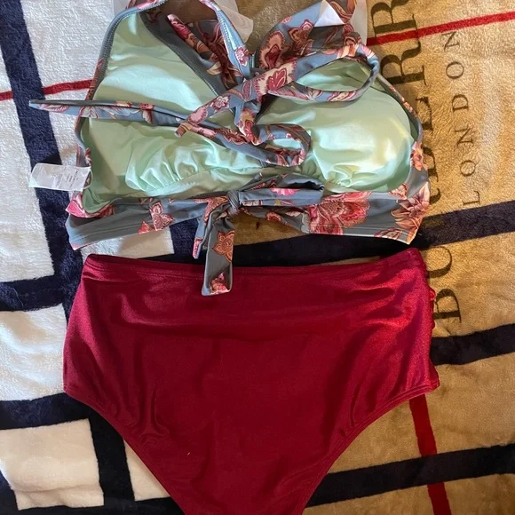 Cupshe Floral Blue and Red Bikini Set - Picture 2 of 2